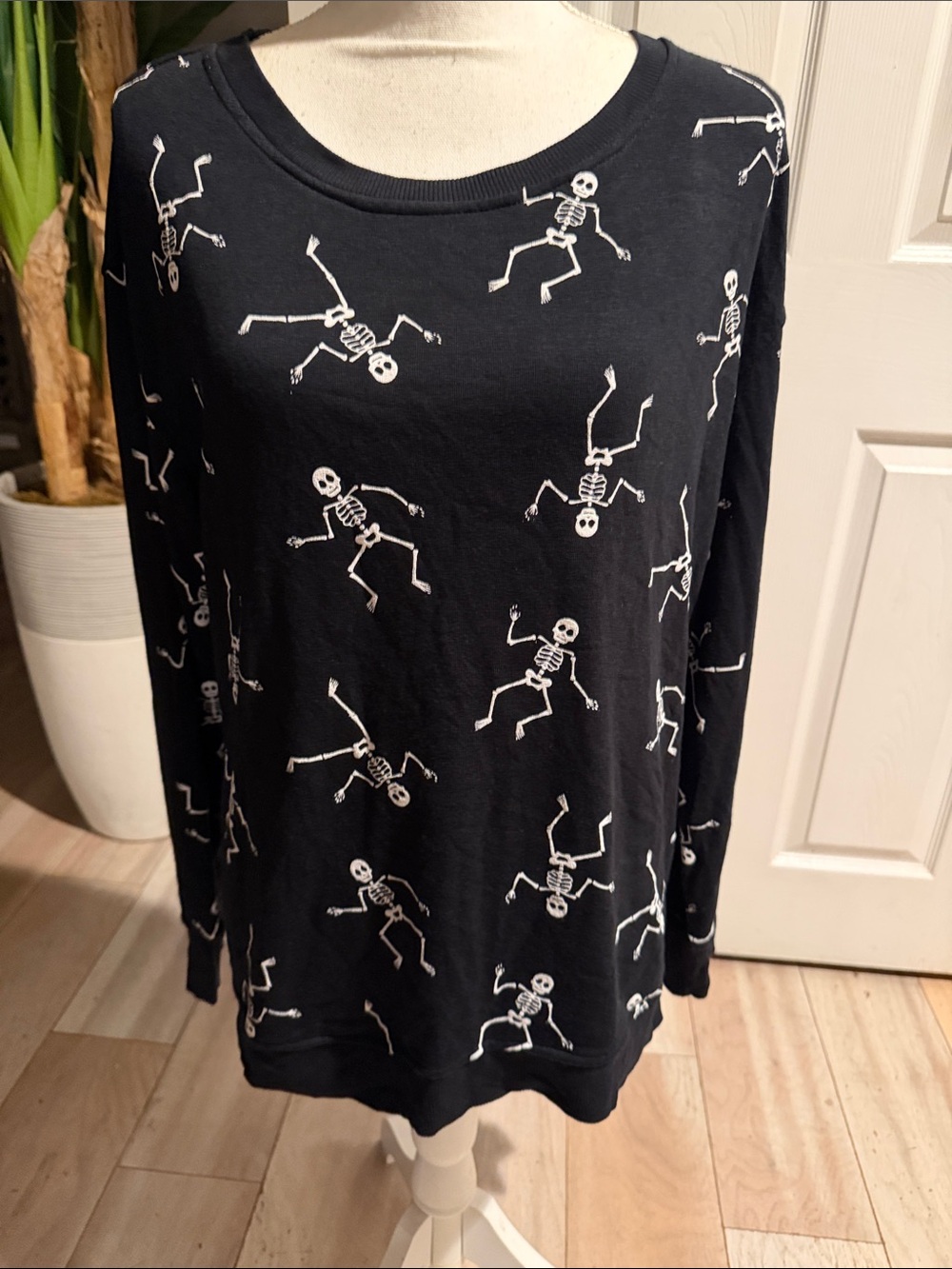 Jane and Delancey Black Long-Sleeve Skeleton Print Top BNWOT
